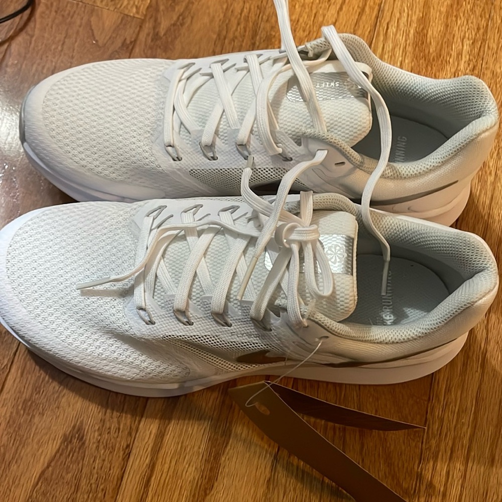 Swift 3 Nike Running Shoes